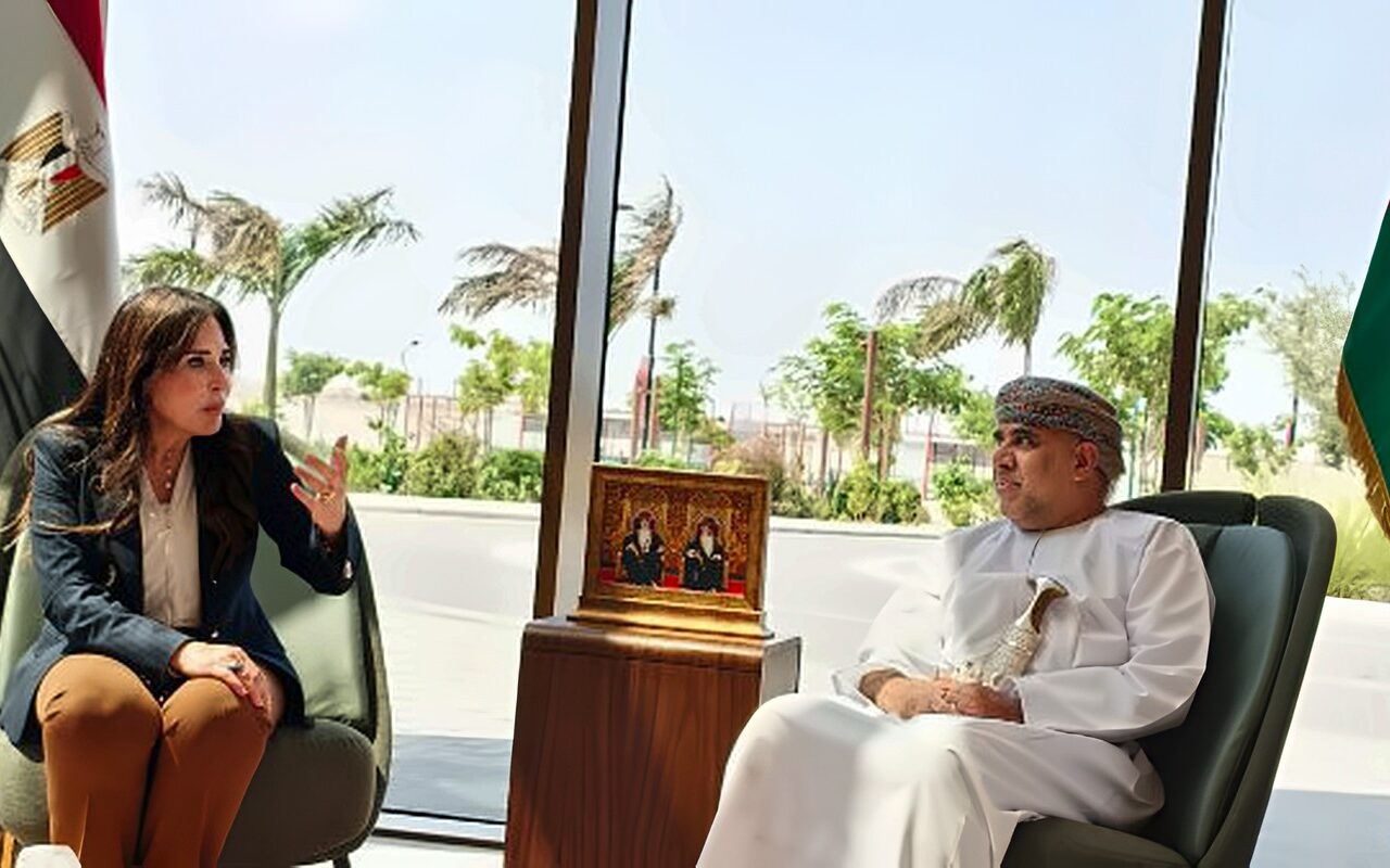 وزيرة الإسكان تؤكد تعزيز أطر التعاون مع سلطنة عمان وتبادل الخبرات والتجارب الناجحة