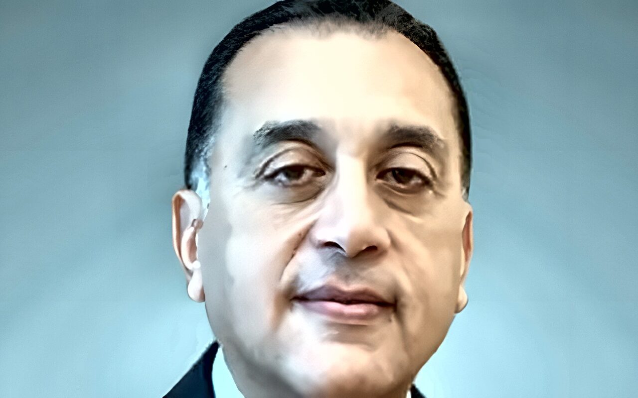 رئيس الوزراء يهنئ الرئيس السيسي بذكرى نصر أكتوبر: نُجدد العهد على مواصلة البناء والتنمية
