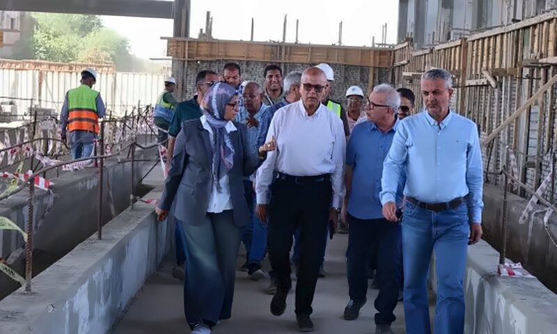 نائب وزيرة الإسكان يتفقد مشروع مأخذ وخطوط نقل مياه النيل للعاصمة الجديدة