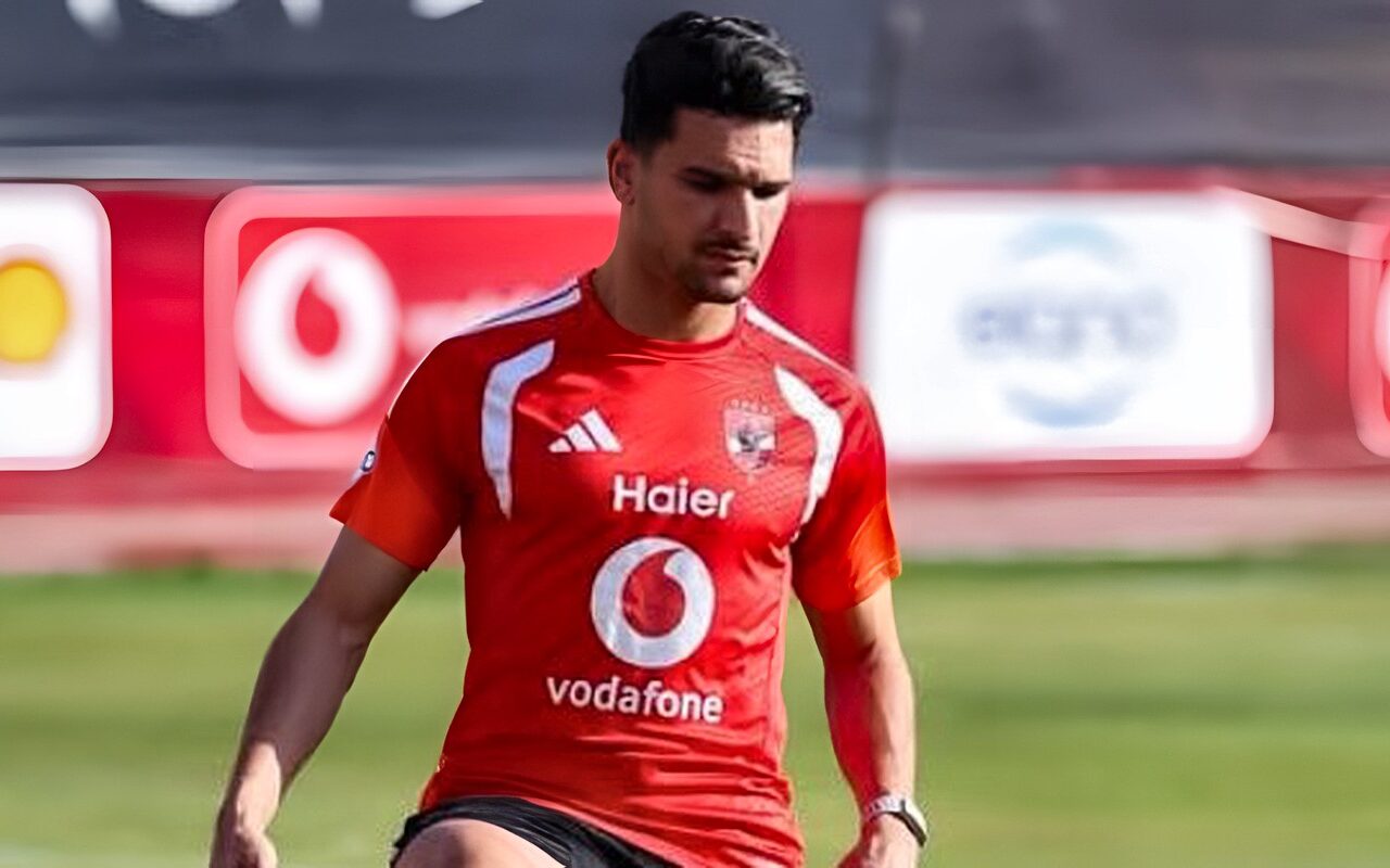انضمام الدوليين لتدريبات الأهلي الثلاثاء.. والجزائري “بقرار” يعود الخميس