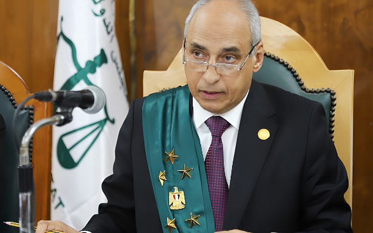 رئيس مجلس الدولة يتابع انتظام العمل بدوائر المحكمة الإدارية العليا