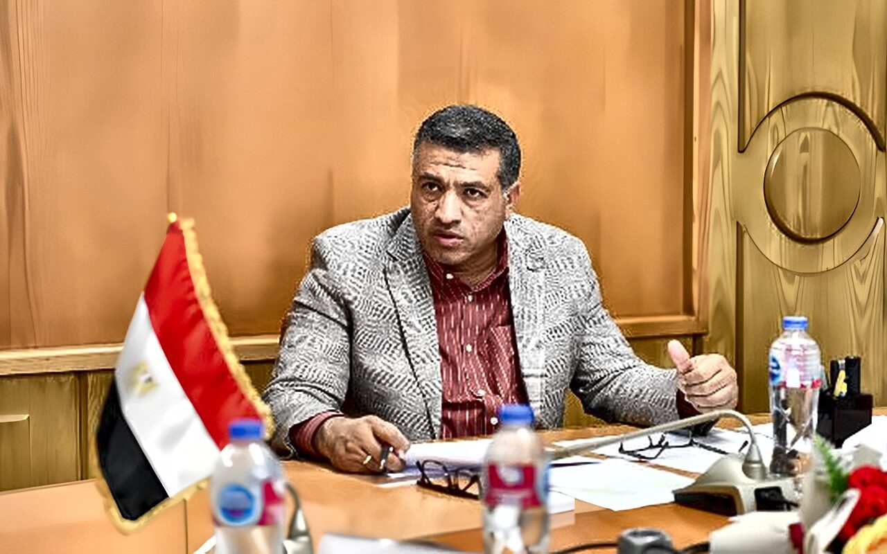 محافظ قنا: رفع درجة الاستعداد لمواجهة التغيرات الجوية.. وتدابير عاجلة للتعامل مع أي تداعيات