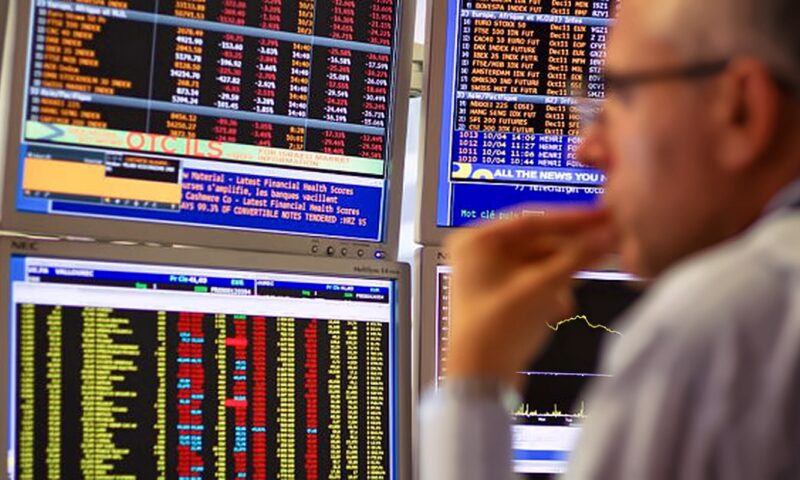 أسهم البنوك الأوروبية تتراجع مع ارتفاع عوائد السندات والأوضاع المالية في فرنسا