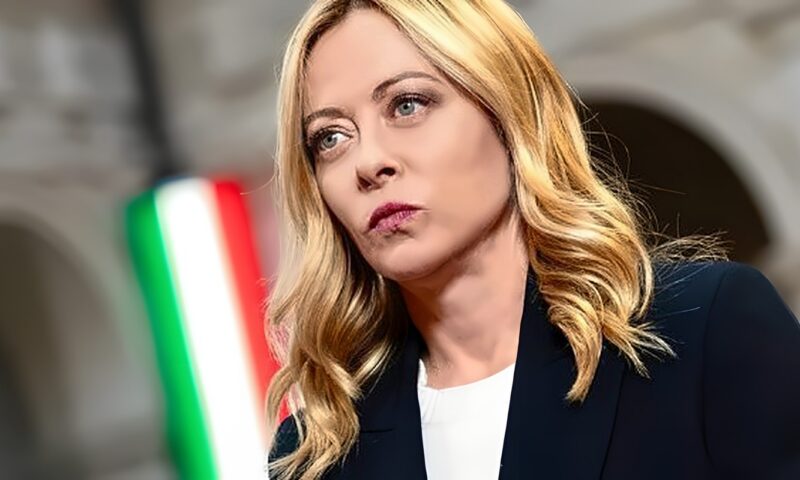 ميلوني تدين الهجمات على مطار الرياض وتعرب عن تضامن إيطاليا مع السعودية