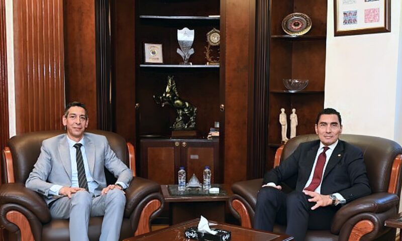 وزير الشباب يبحث مع رئيس اتحاد ألعاب القوى دعم مبادرات اكتشاف المواهب