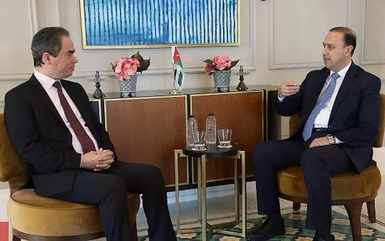 أحمد المسلماني يبحث مع وزير الاتصال الحكومي الأردني تعزيز التعاون الإعلامي