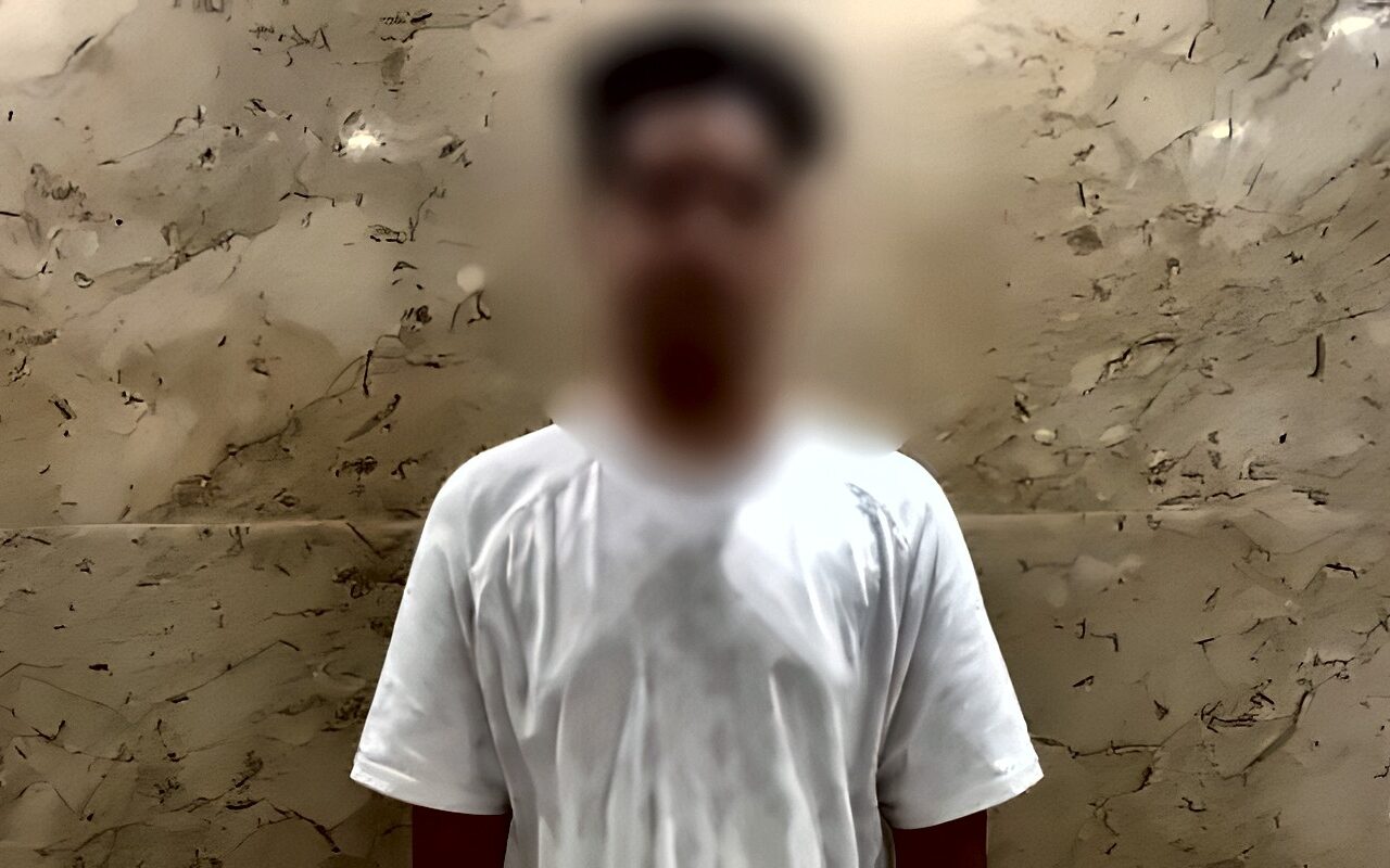 ضبط شخص بالقليوبية لقيامه بالترويج لبيع أسلحة بيضاء على السوشيال ميديا