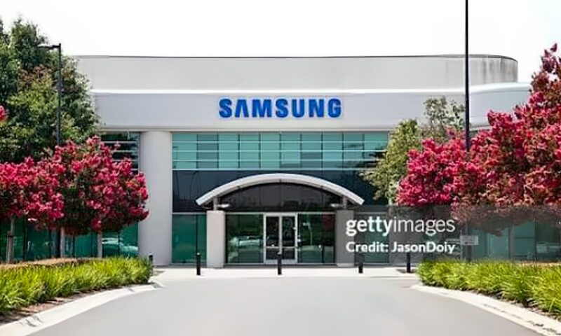تراجع شحنات الهواتف الذكية عالميا 20% في الربع الثالث إلى أدنى مستوى منذ 2012
