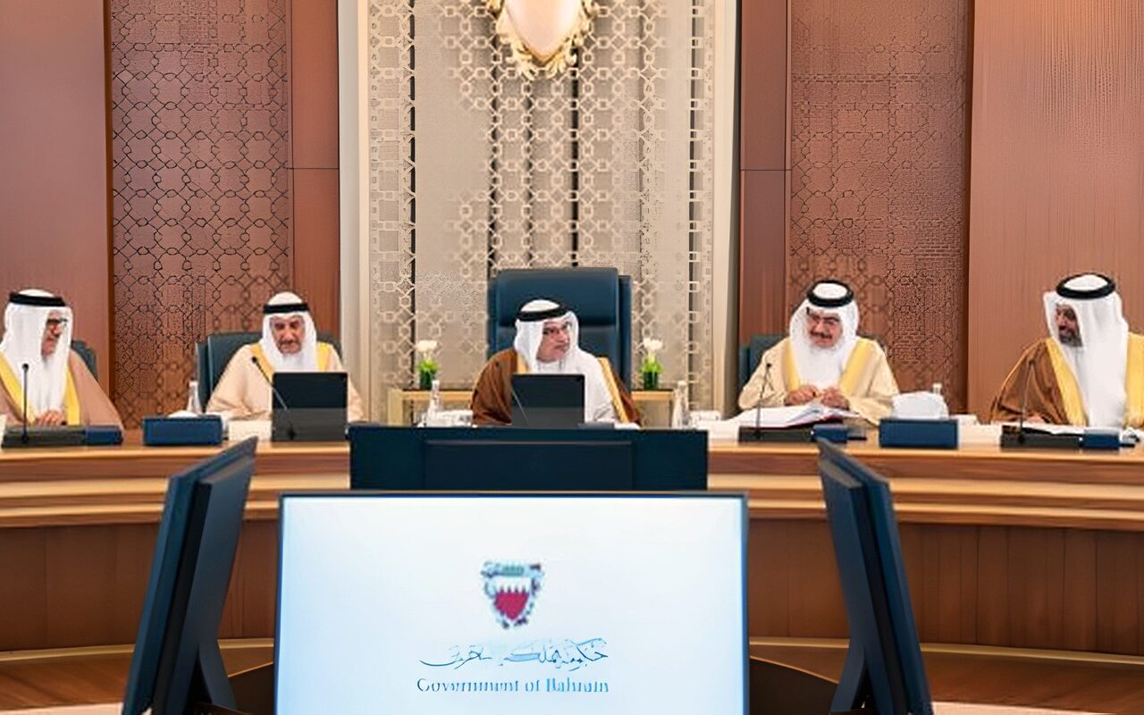 الوزراء البحريني يدين الاعتداءات المتواصلة على السعودية: تصعيد خطير يهدد أمن المنطقة