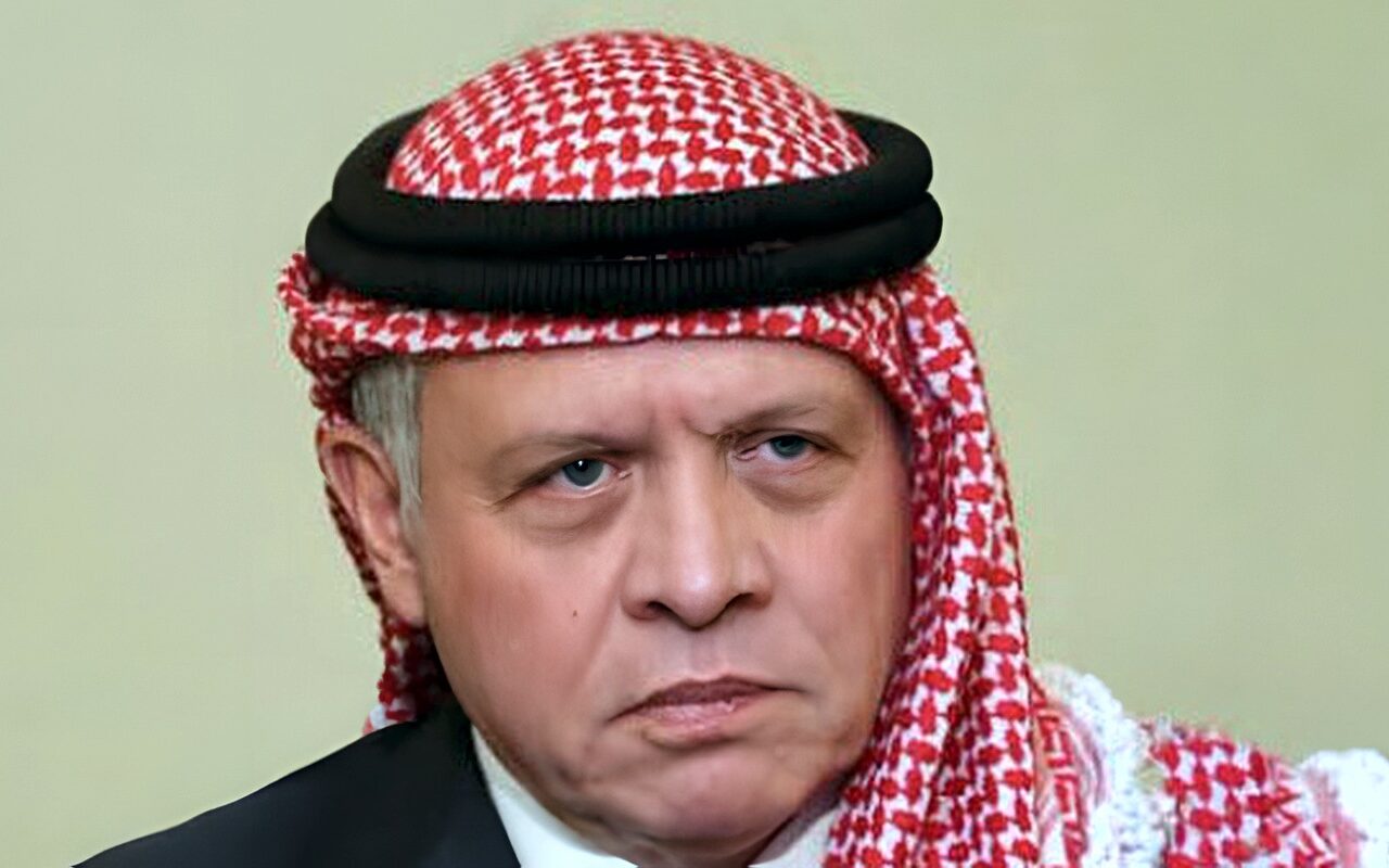 ملك الأردن يعزي الأمير محمد بن سلمان في ضحايا الاعتداءات التي استهدفت السعودية