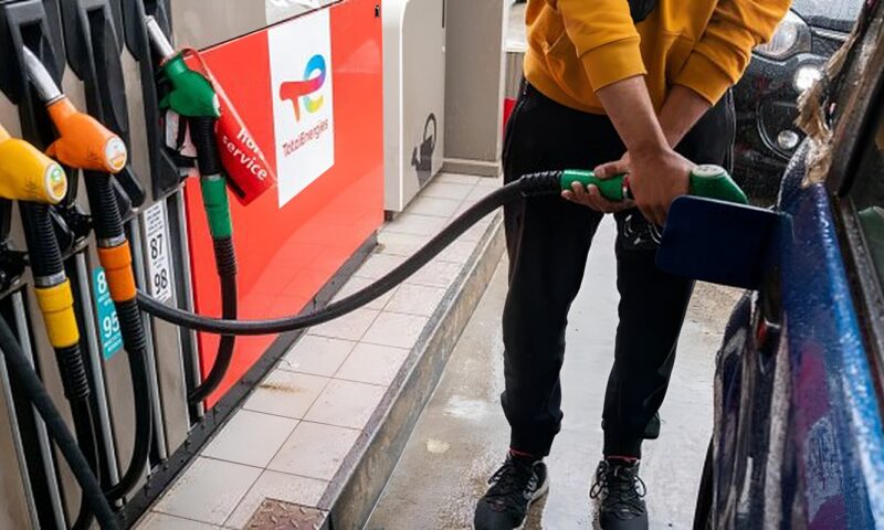 “توتال إنرجيز” الفرنسية توسع خفض أسعار الوقود لمواجهة قفزة الديزل