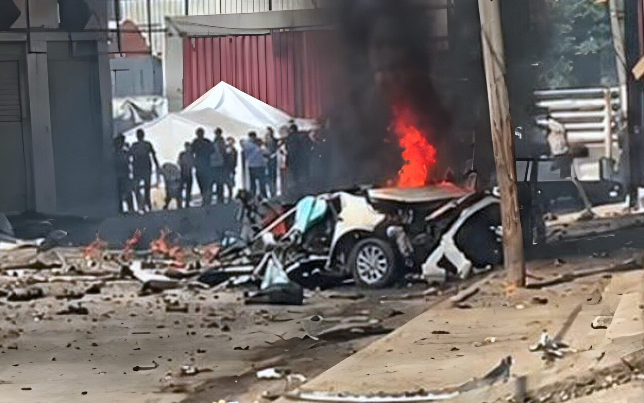 استشهاد فلسطيني وإصابة آخرين في قصف إسرائيلي على مركبة شمال شرق مدينة غزة