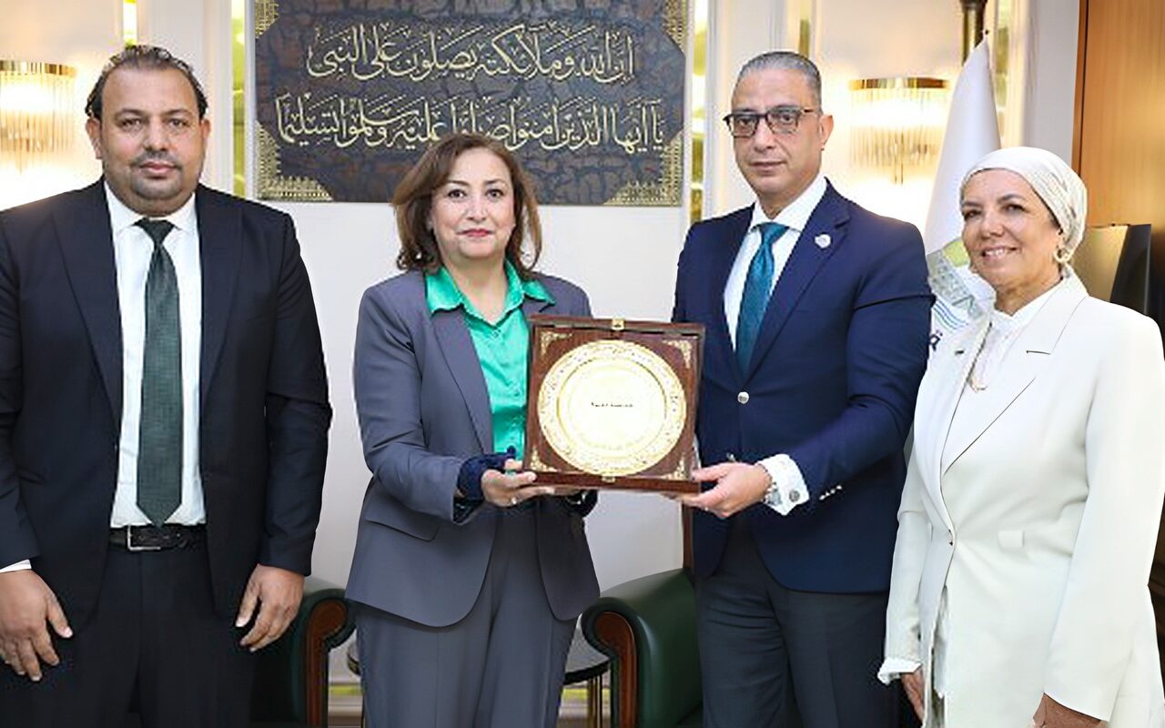 محافظ الجيزة يشيد باللجنة الطبية العليا بمجلس الوزراء في تحسين الخدمات المقدمة للمواطنين
