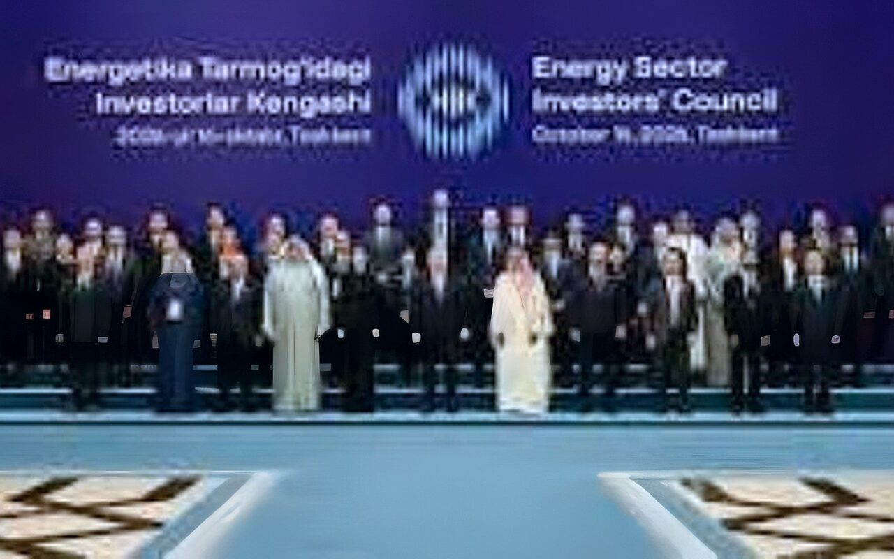 أوزبكستان توقع اتفاقيات للطاقة بـ 4.7 مليار دولار وتخطط لإنشاء محطتين نوويتين جديدتين