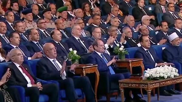محافظ قنا: منتدى “مصر 2026” يمثل فرصة مثالية لتبادل الرؤى والأفكار لدفع عجلة التنمية