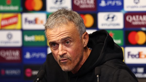 إنريكي: يجب حرمان لامين يامال من الكرة ونريد أن نلحق ببرشلونة أول هزيمة خلال الموسم