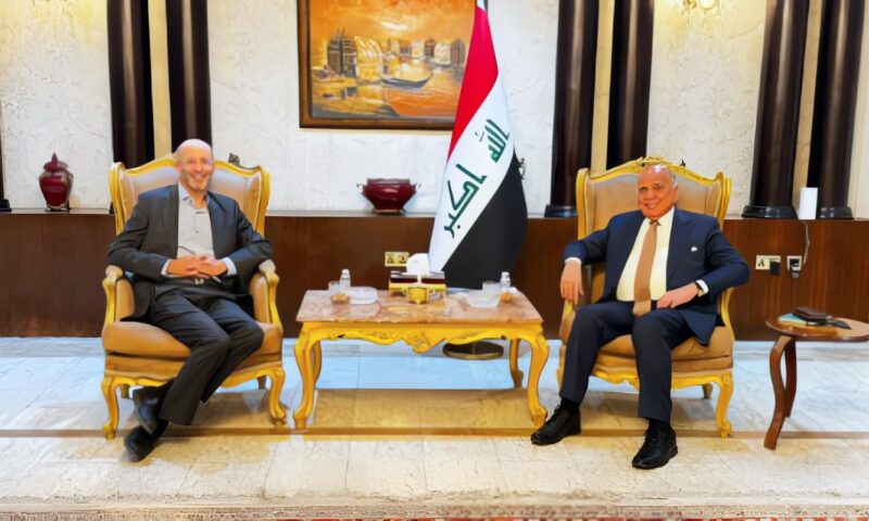 وزير الخارجية العراقي يبحث مع رئيس مجموعة الأزمات الدولية تصاعد التوترات بالمنطقة