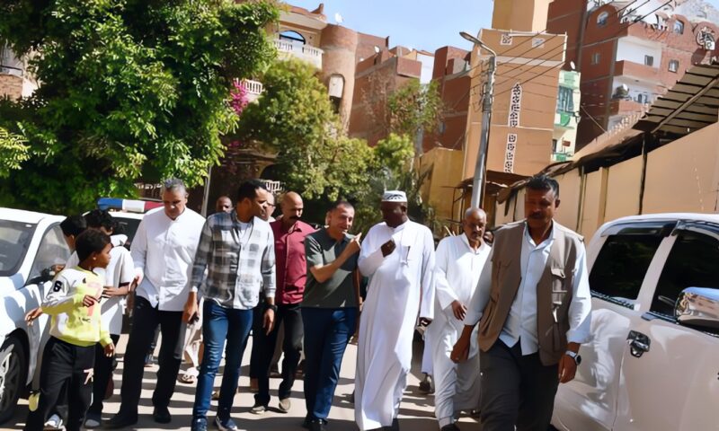 محافظ أسوان: تحسين جودة الخدمات والاستجابة لمطالب المواطنين أولوية قصوى