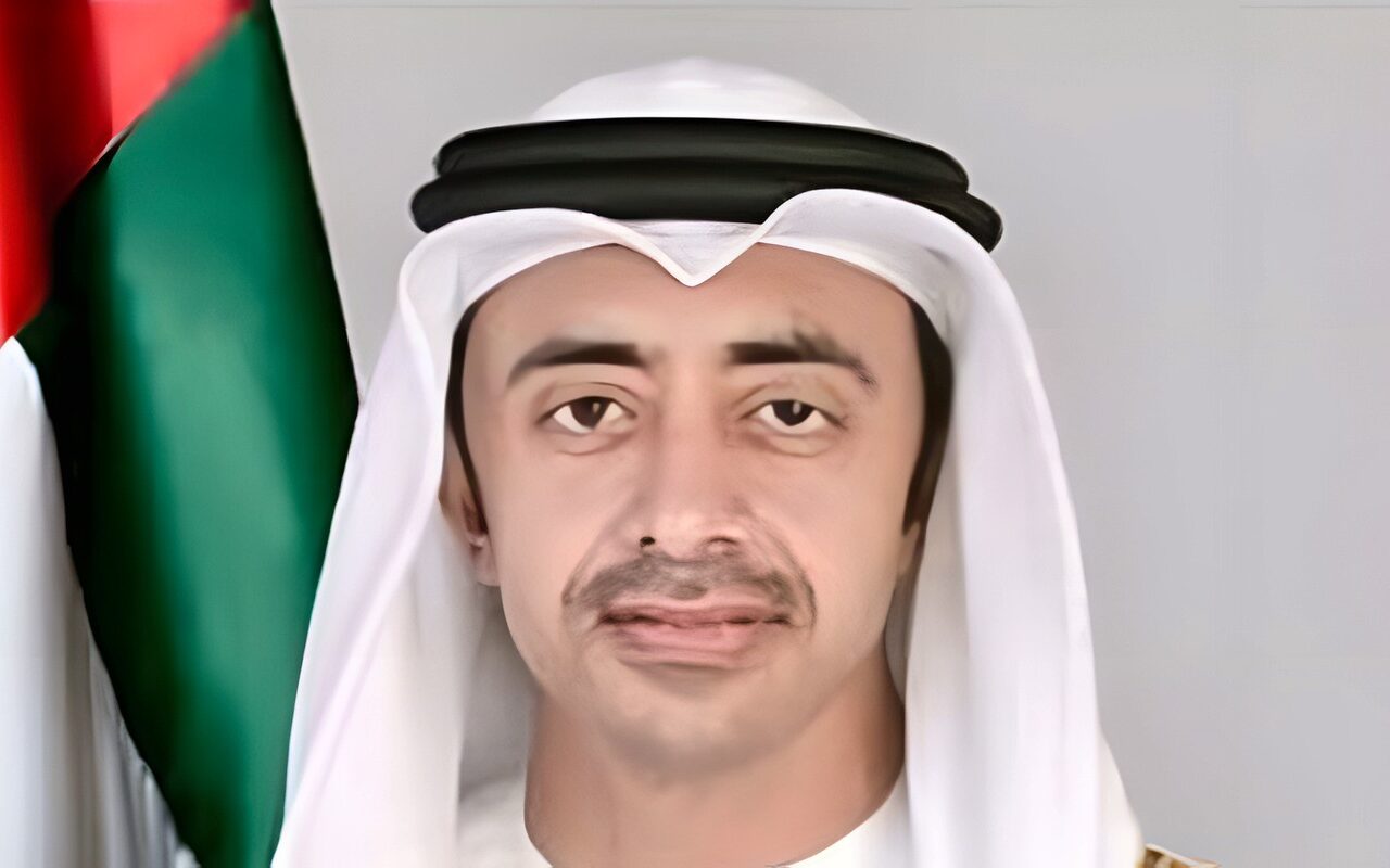 الإمارات تبحث مع فرنسا والسنغال العلاقات الاستراتيجية والتطورات الإقليمية
