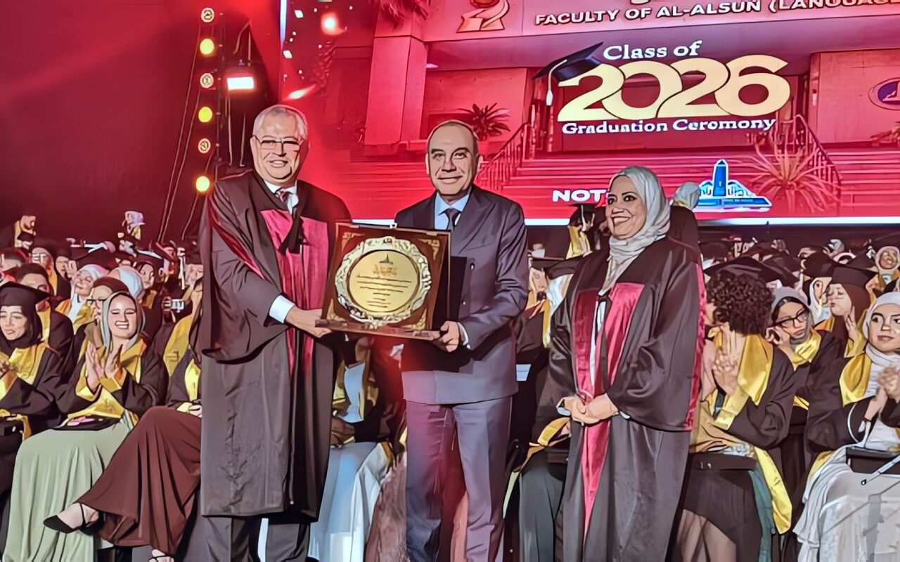 السفير علاء يوسف في حفل تخرج ألسن عين شمس: اللغات نافذة مصر إلى العالم