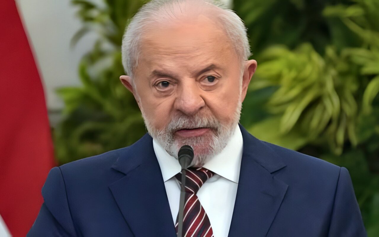لولا دا سيلفا يدلي بصوته في جولة الإعادة في الانتخابات الرئاسية البرازيلية