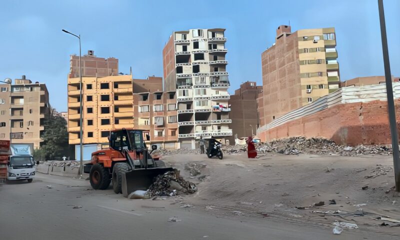 محافظ الجيزة يشدد على رفع مخلفات البناء والتصدي للمواقف العشوائية للتوك توك