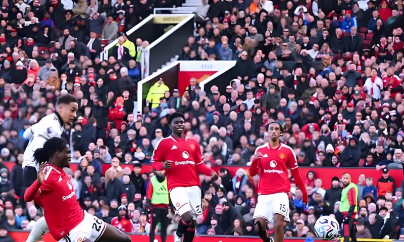 مانشستر يونايتد يواصل السقوط ويتلقى خسارة جديدة أمام بورنموث 0-3 بالبريميرليج