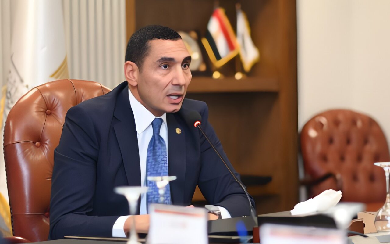 وزير الشباب والرياضة يهنيء محمد زكريا بعد تتويجه بلقب بطولة سيليكون فالي المفتوحة للاسكواش