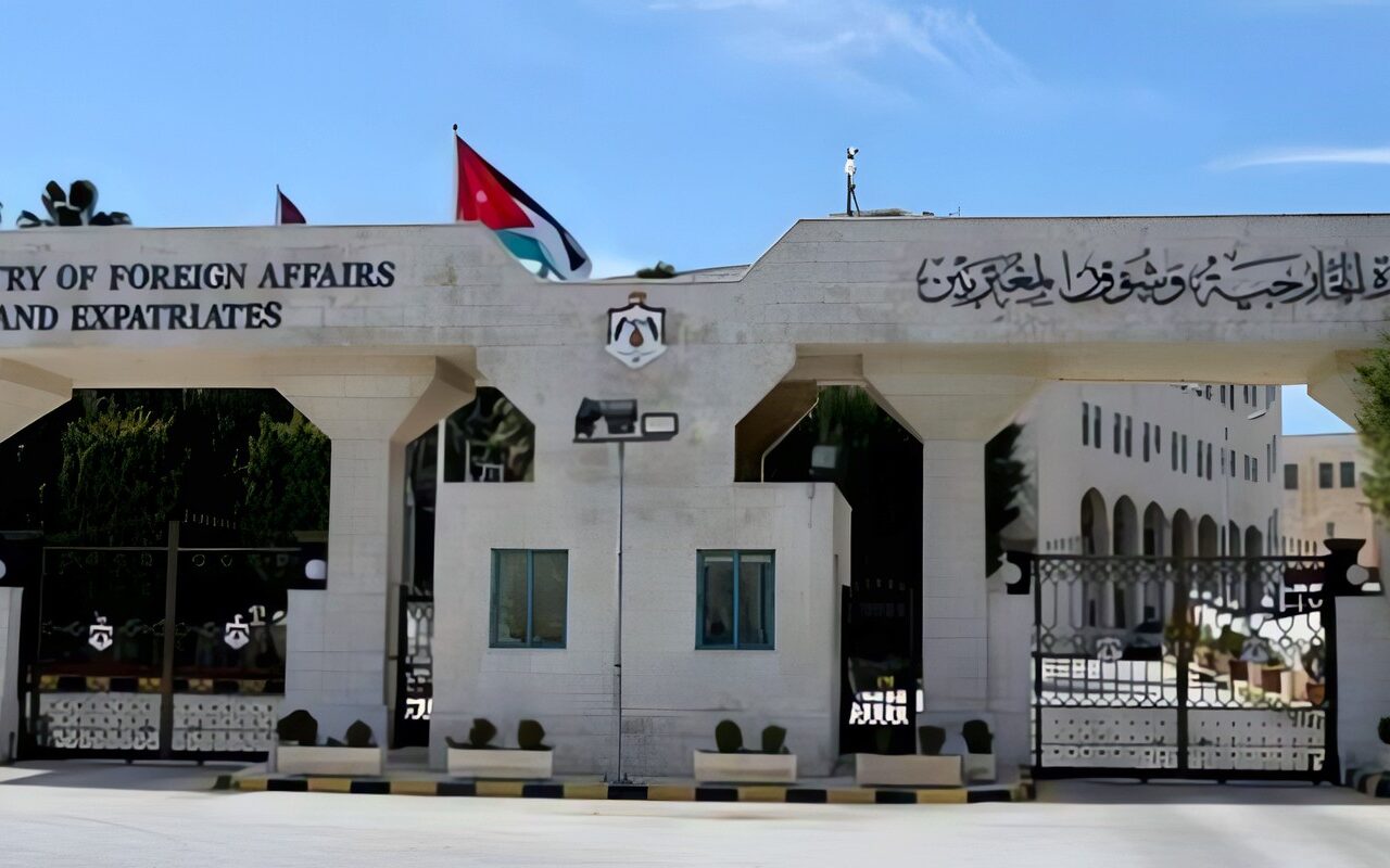 وزير خارجية الأردن يبحث مع نظيره التركي تطورات الأوضاع الإقليمية