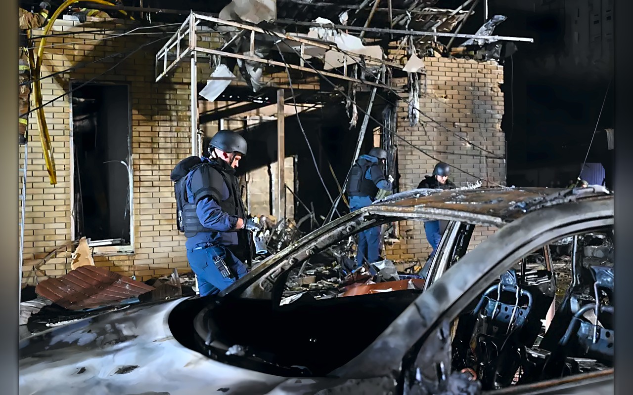 مقتل 3 أشخاص بهجوم صاروخي روسي على دونيتسك في شرق أوكرانيا