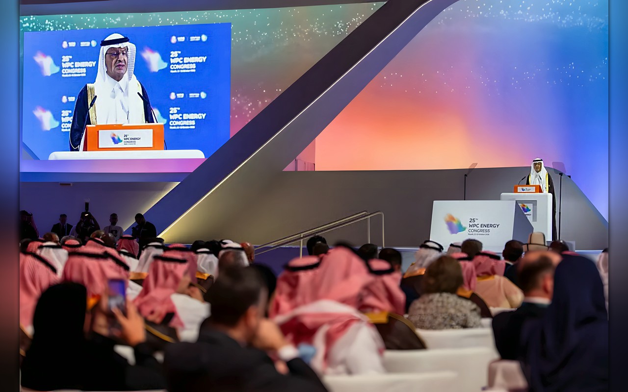 خطط سعودية لتطوير خط أنابيب «شرق ــ غرب»