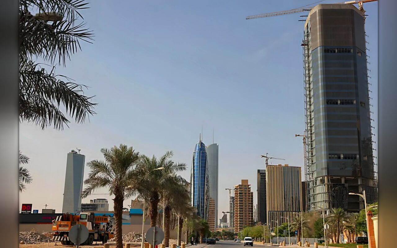 تنوع مسارات تصدير النفط يمهّد لتعافٍ قوي لاقتصاد السعودية في 2027