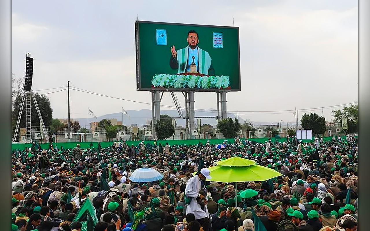 مشاهير الحوثيين يطالبون بالمال وسط احتدام المعركة الدعائية