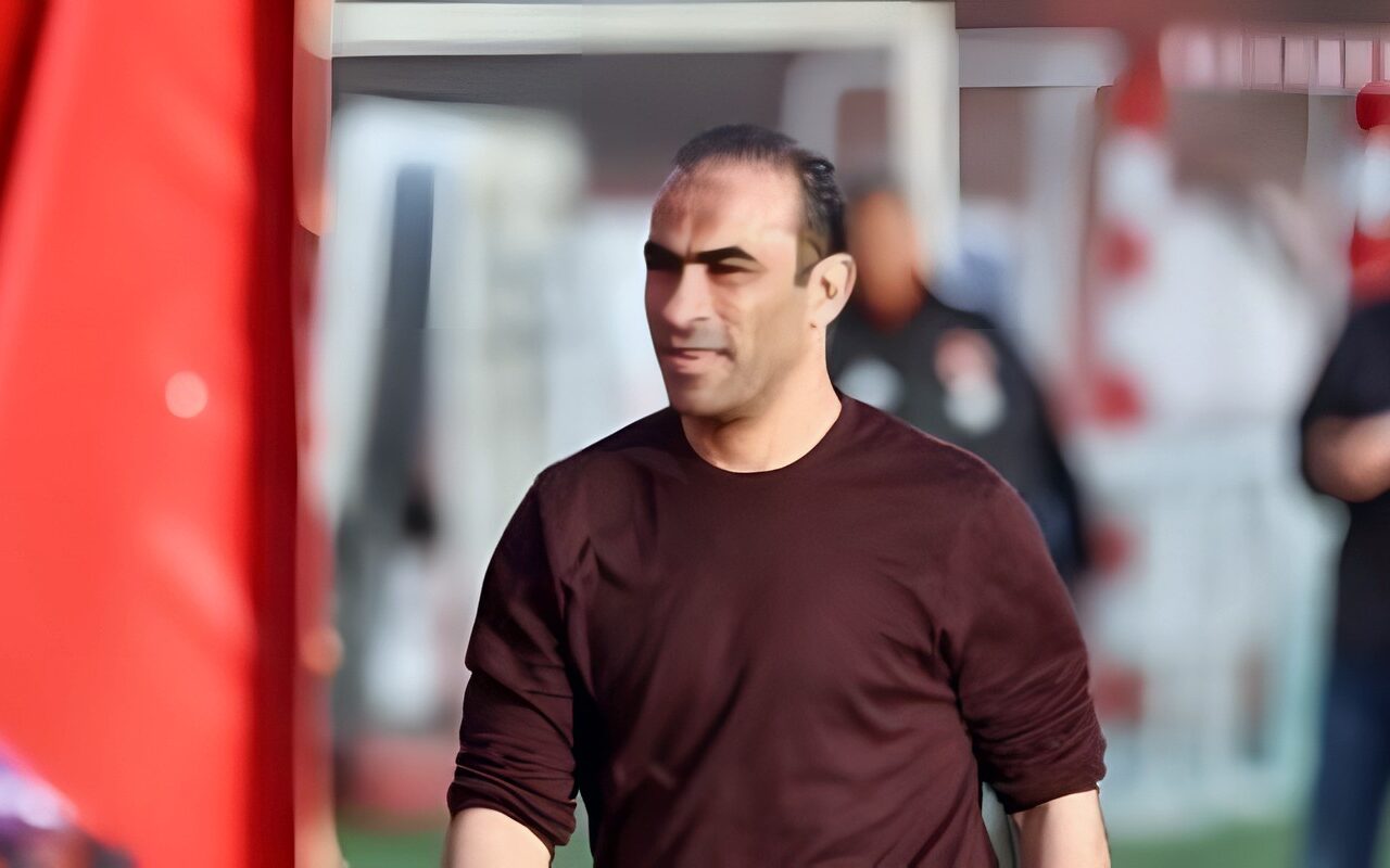 حالة عدم رضا.. إعلامي يكشف سر غضب سيد عبدالحفيظ من عموتة في الأهلي