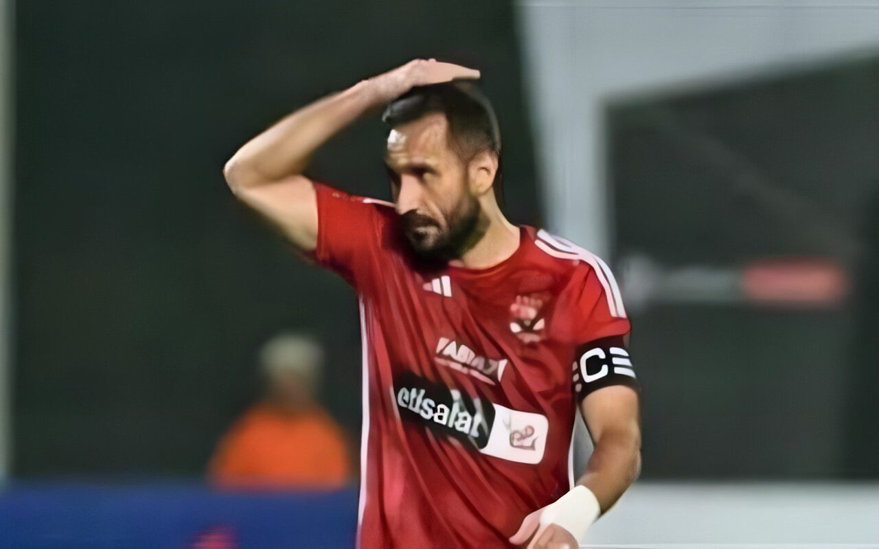 الذهب لا يصدأ.. علي معلول يواصل كتابة التاريخ مع الصفاقسي التونسي