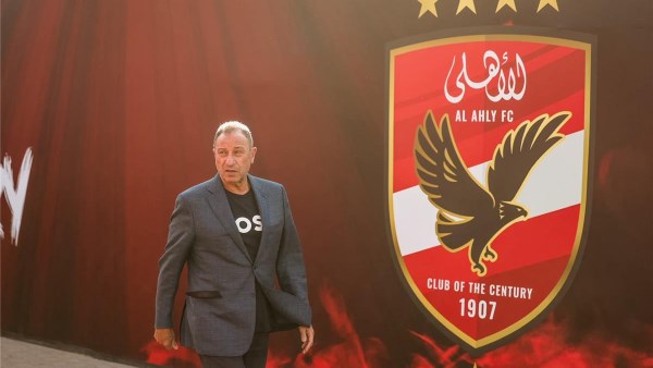 قرار عاجل من المحكمة بشأن مدحت شلبي على خلفية اتهامه بسب وقذف محمود الخطيب