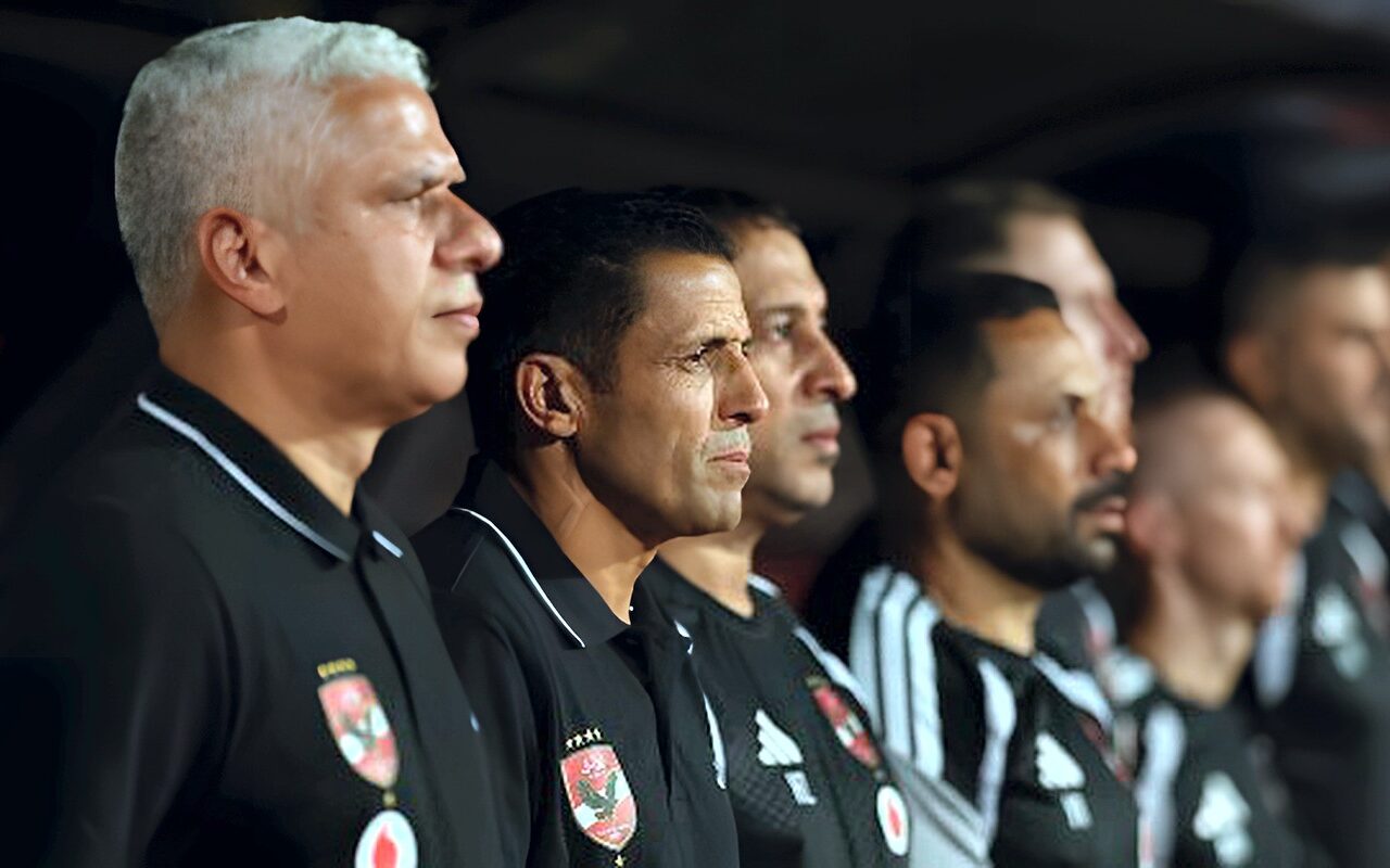 الأهلي يكشف حقيقة غضب عموتة من نجوم الفريق