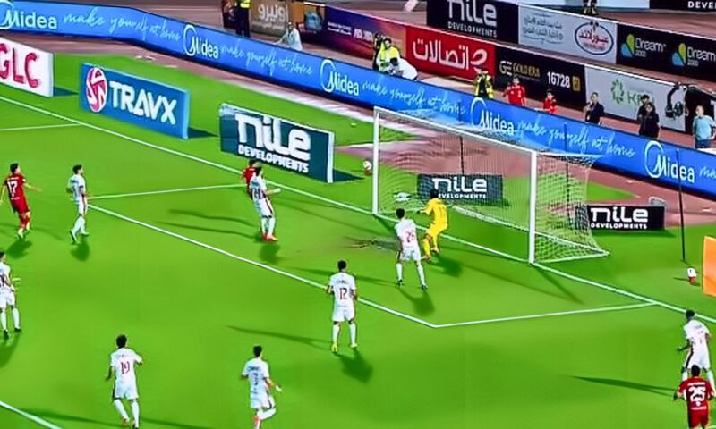 بن جديدة يهدر فرصة هدف أول للأهلي في شباك الزمالك