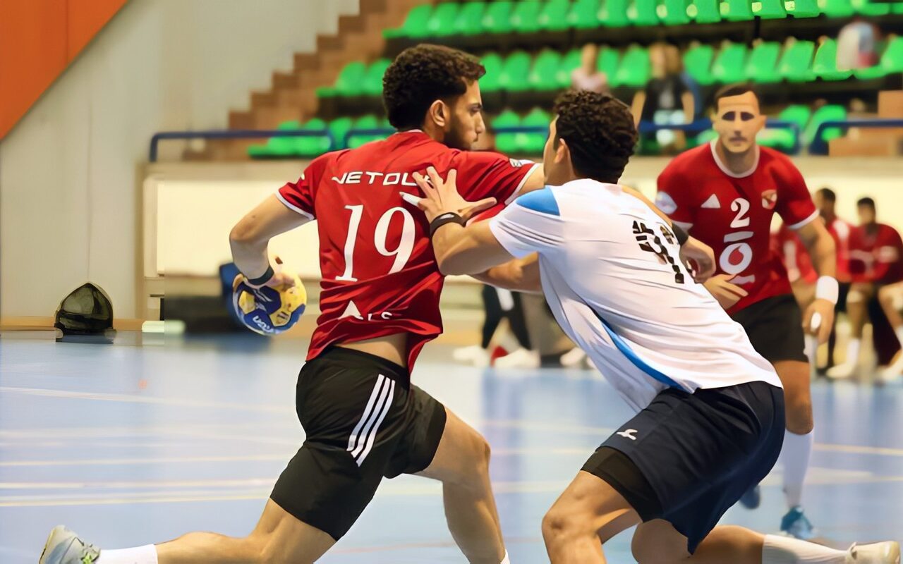 الأهلي يهزم هليوبوليس 36-24 في دوري كرة اليد