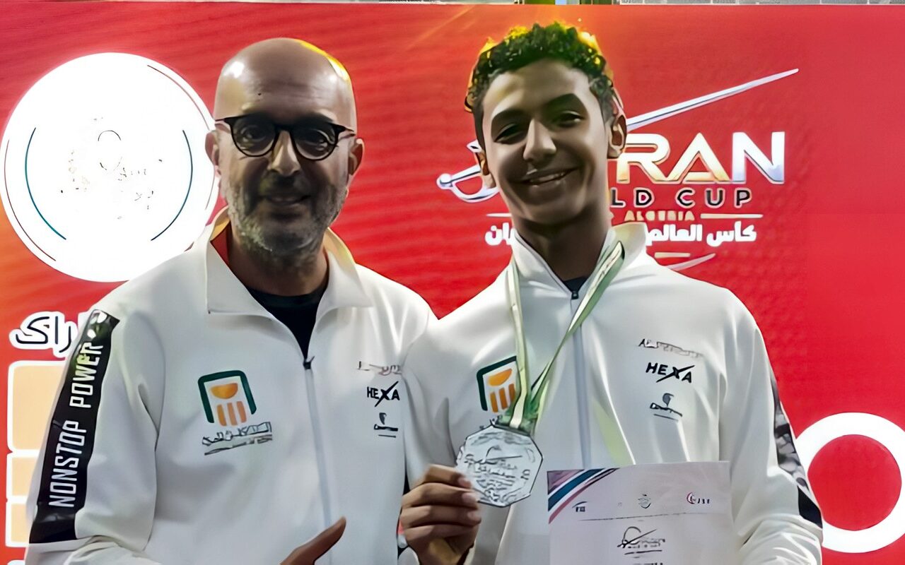 وزير الشباب والرياضة يهنئ أحمد القاضي بفضية كأس العالم للسلاح للشباب