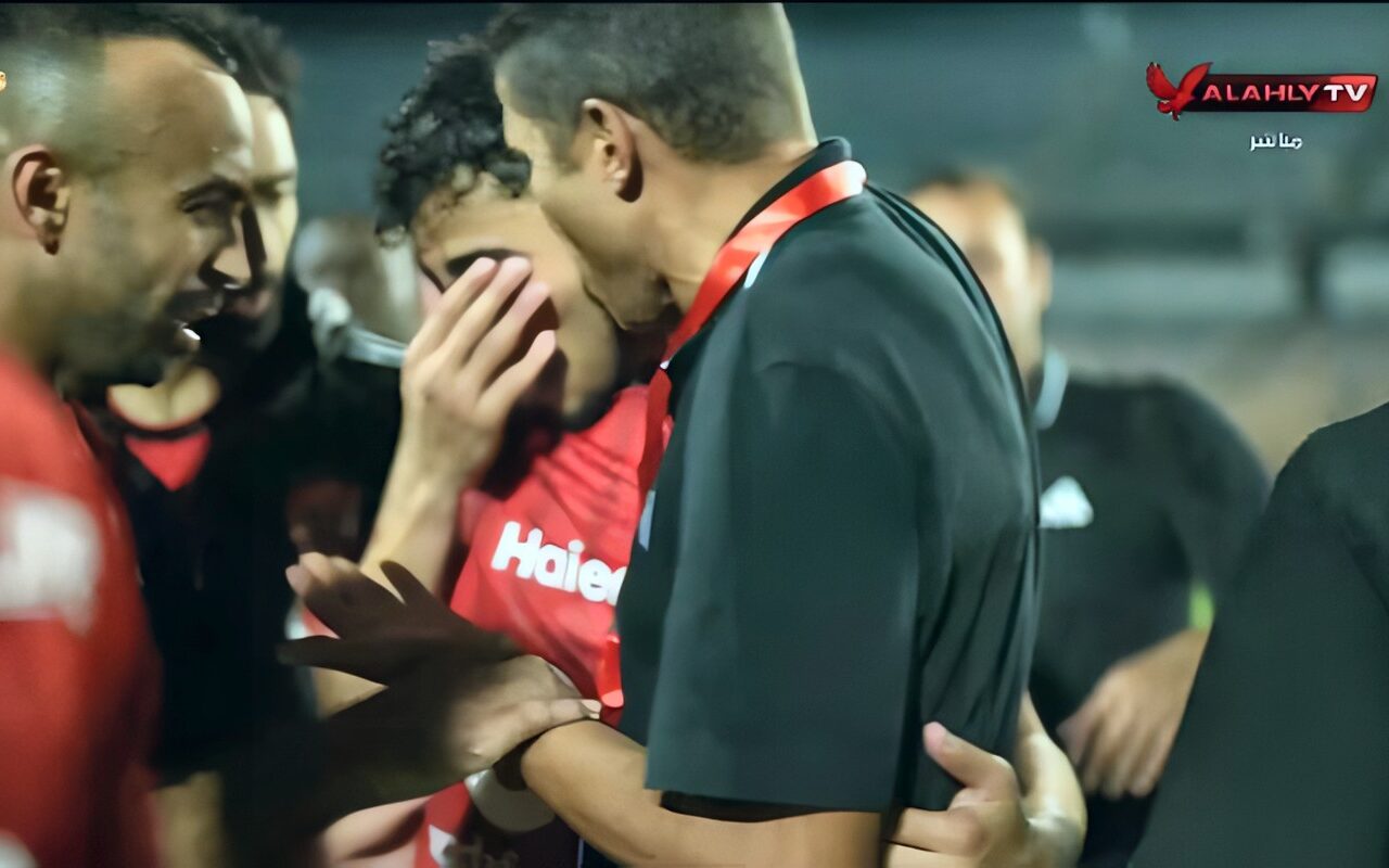 كدمة في العين.. تفاصيل إصابة أكرم توفيق خلال مباراة الأهلي وكيتارا