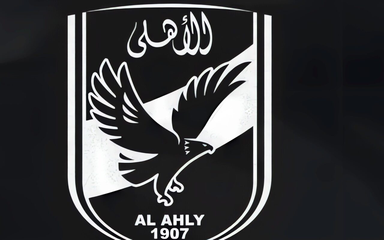 الأهلي يقدم واجب العزاء لـ عمرو الحلواني في وفاة شقيقه
