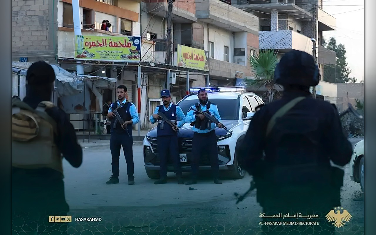 الأمن الداخلي في شوارع الحسكة يطبق قرار حظر حمل السلاح وإطلاق النار
