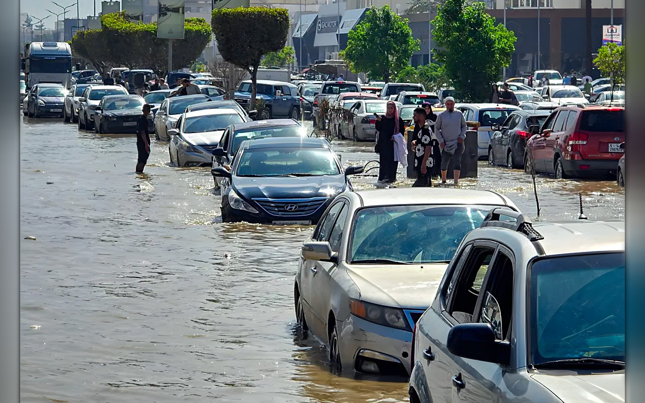 سيول طرابلس ترفع درجة الاستنفار في شرق ليبيا