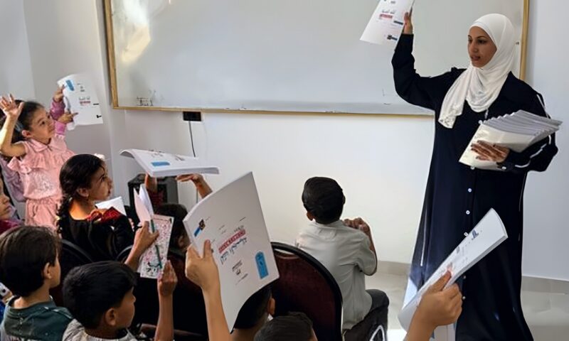 بعيداً عن أهوال الحرب.. مدرسة مجانية في سيناء تمنح أطفال غزة النازحين فسحة أمل