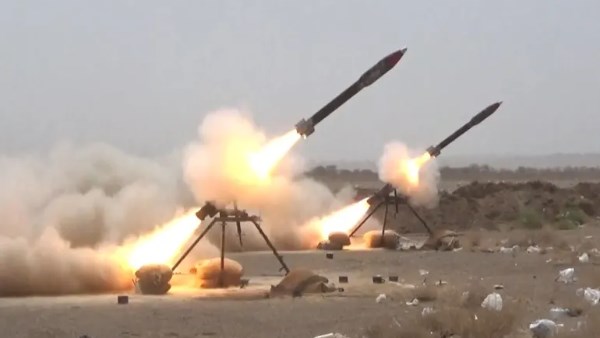 وول ستريت: الفصائل المسلحة باليمن تطور صاروخ “خيبر شكن” الإيراني بمكونات صينية
