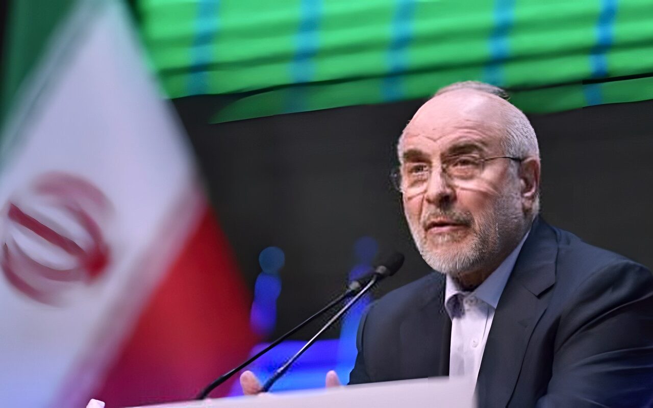 بعد تلويح ترامب بـ”أم القنابل”.. رئيس البرلمان الإيراني: مستعدون للحرب