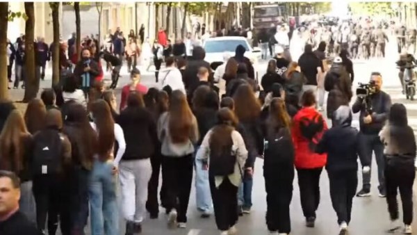 ألبانيا.. الاحتجاجات الطلابية تدخل يومها السابع أمام وزارة التعليم