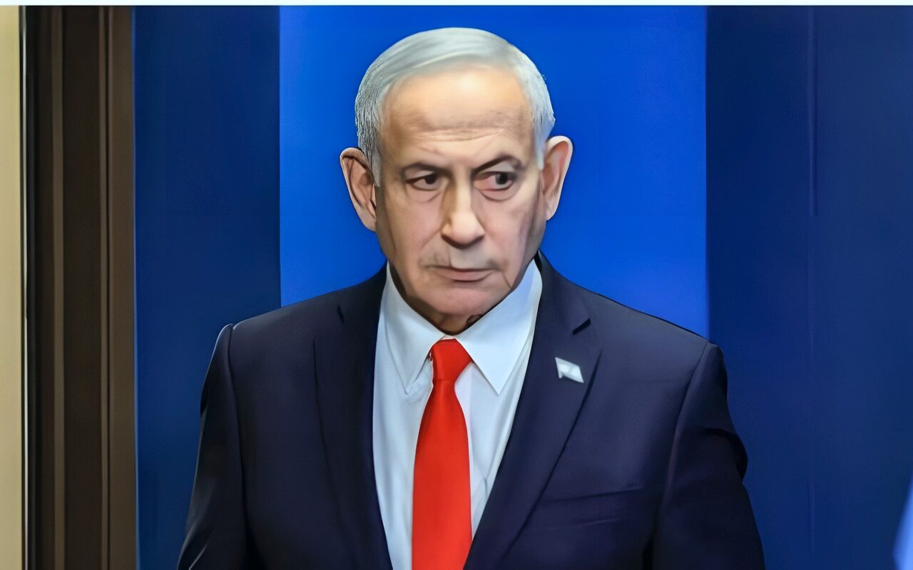 واشنطن ستحدد ساعة الصفر.. نتنياهو لـ إسرائيل هيوم: مجتبى خامنئي أمر بتطوير منظومة التفجير النووي