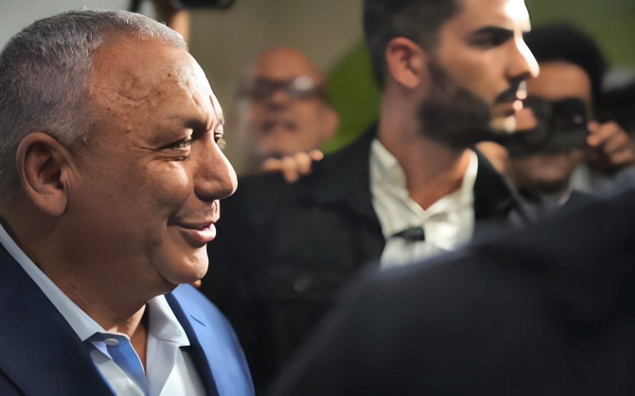بعد تفوّق كتلة المعارضة الإسرائيلية .. «آيزنكوت» يتعهد باستبدال «نتنياهو»